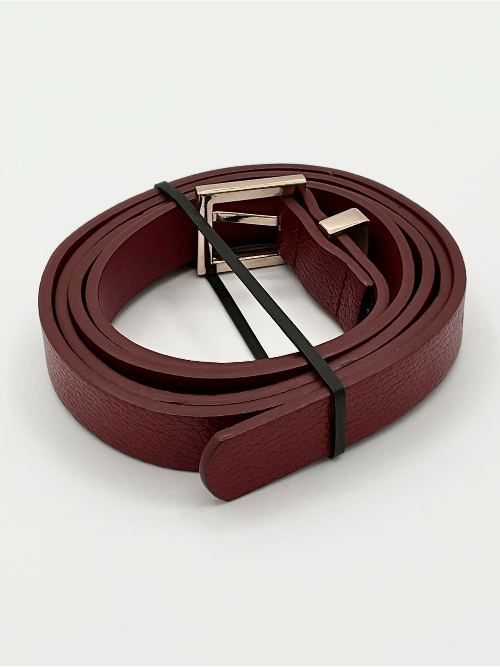 LIKE NEW Torrid Narrow Waist Belt Red Faux Leather Gold Hardware Size 0/00
